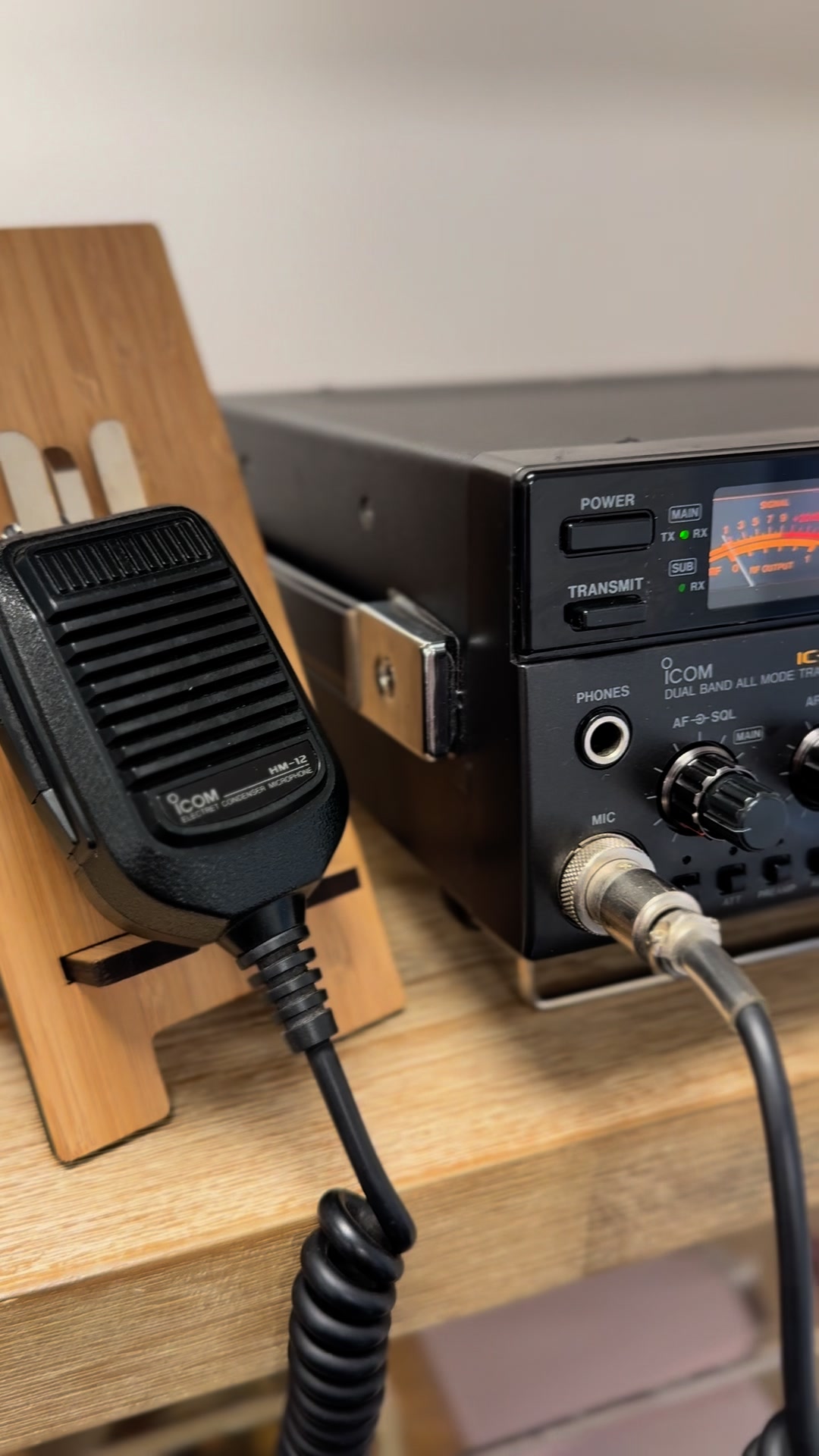 IC-820H – The dual-band powerhouse that turns every contact into a