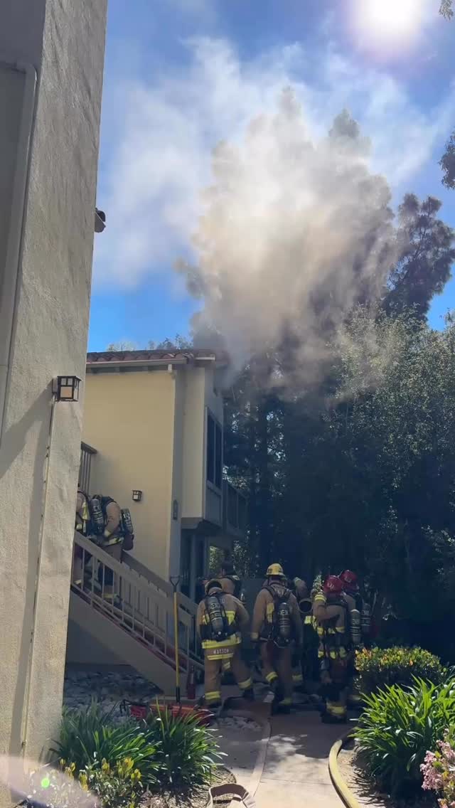 Structure fire in Thousand Oaks: VCFD along with LA County Fire ...