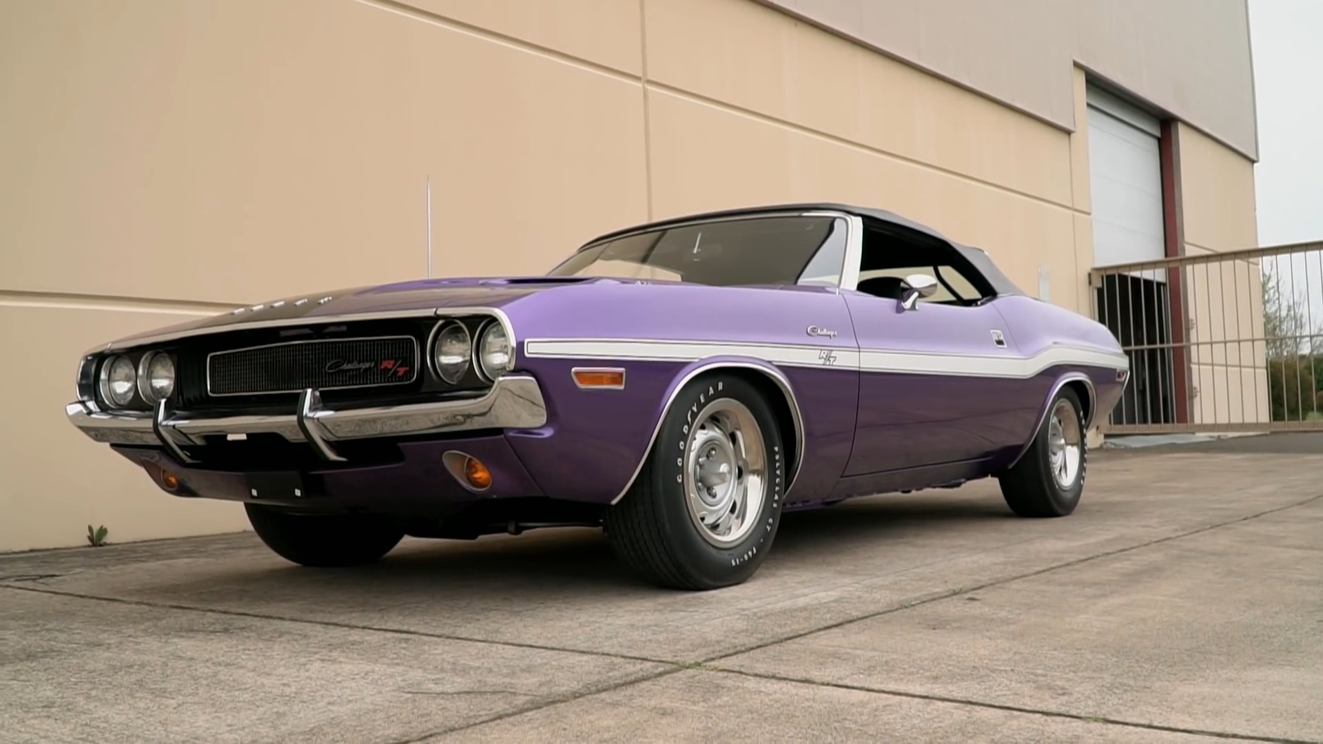クラシックス５　チェイス　70ヘミチャレンジャー 1970 Dodge Challenger 426 Hemi Convertible - In a world of over