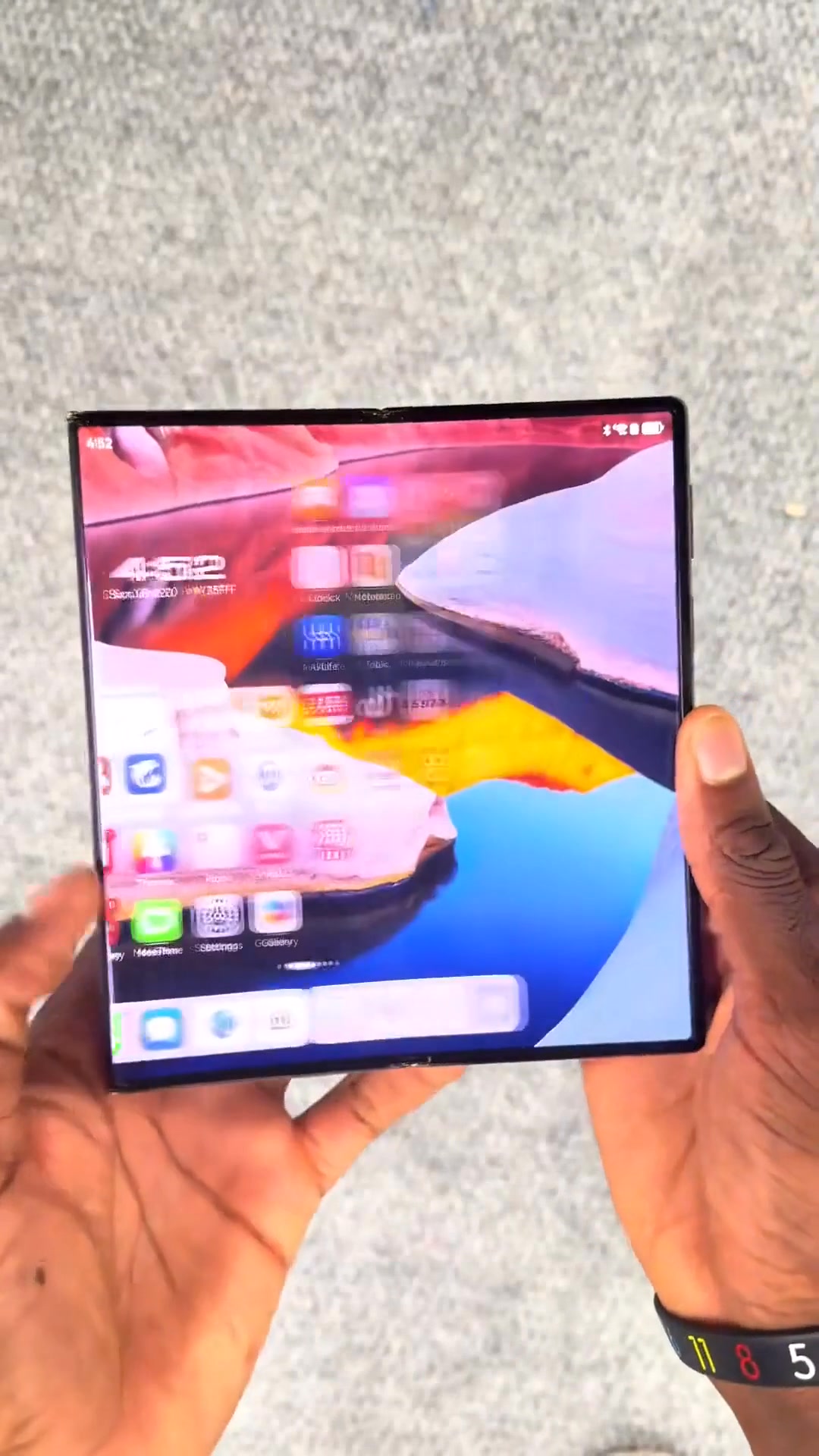 Huawei folded the rules with this design #huaweimatext #trifold #mkbhd