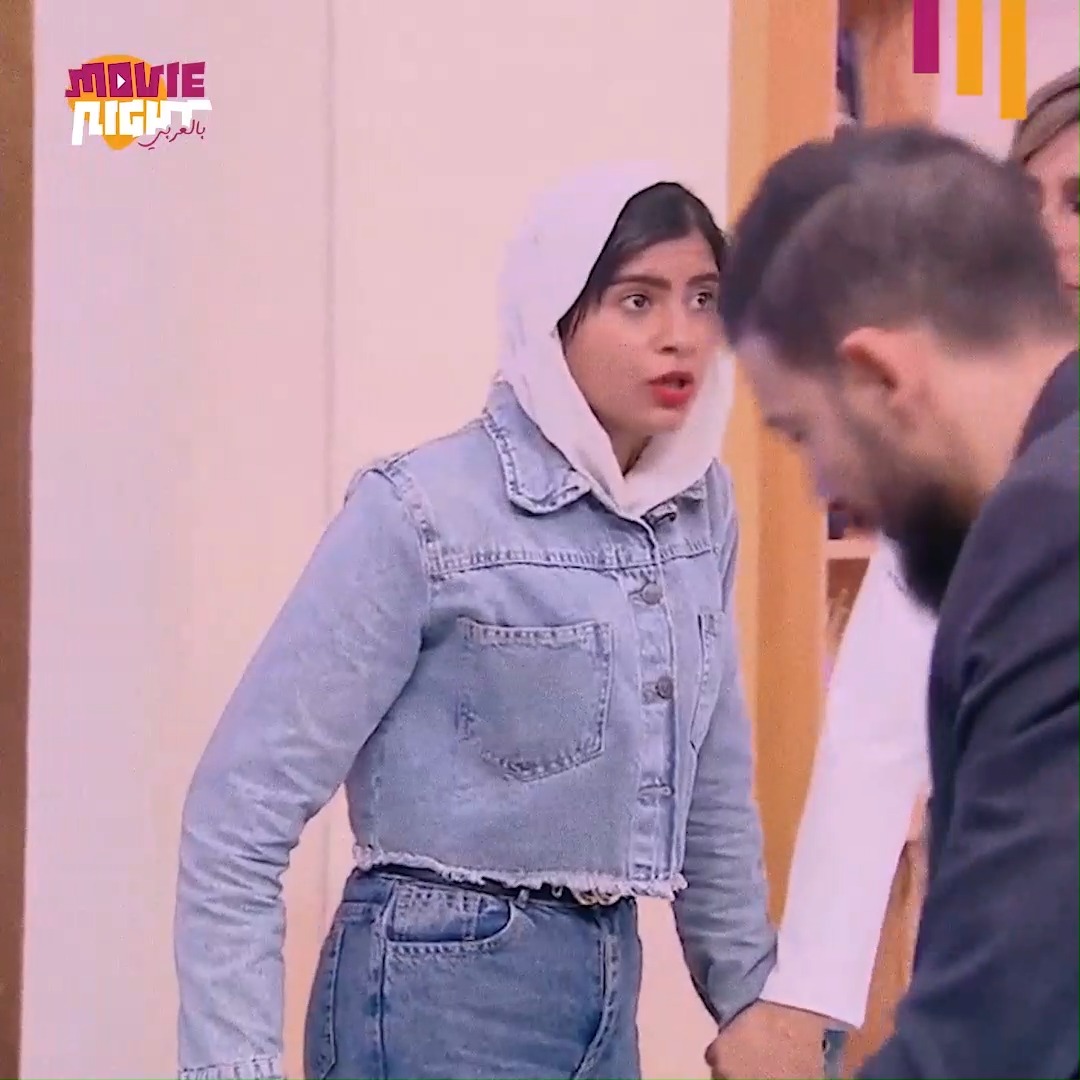 المذيعة بتقولها وفيها ايه لما جوزك يخـ ـونك 😱😡 #متهزرش #prank #كوميدي # ...