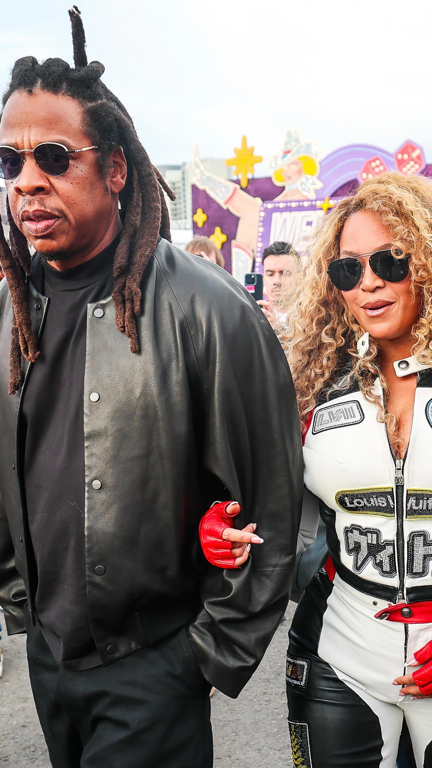 BEYONCÉ ET JAY-Z SE PROMÈNENT AU GRAND PRIX DE FORMULE 1 À LAS VEGAS ...