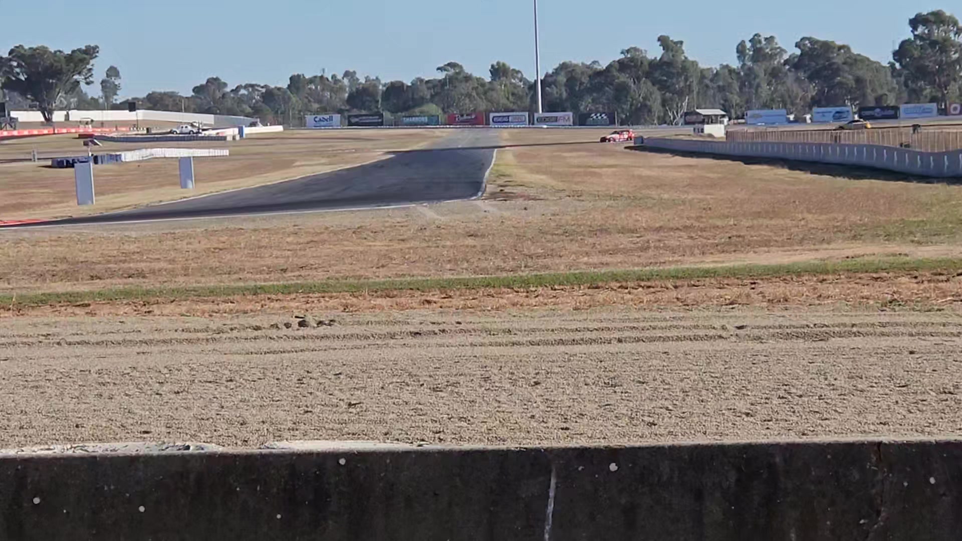 Action at Winton Motor Raceway’s infamous sweeper. | IPRA NSW ...