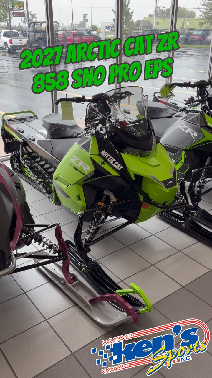 This green machine is ready for some snow! This 2027 Arctic Cat ZR
