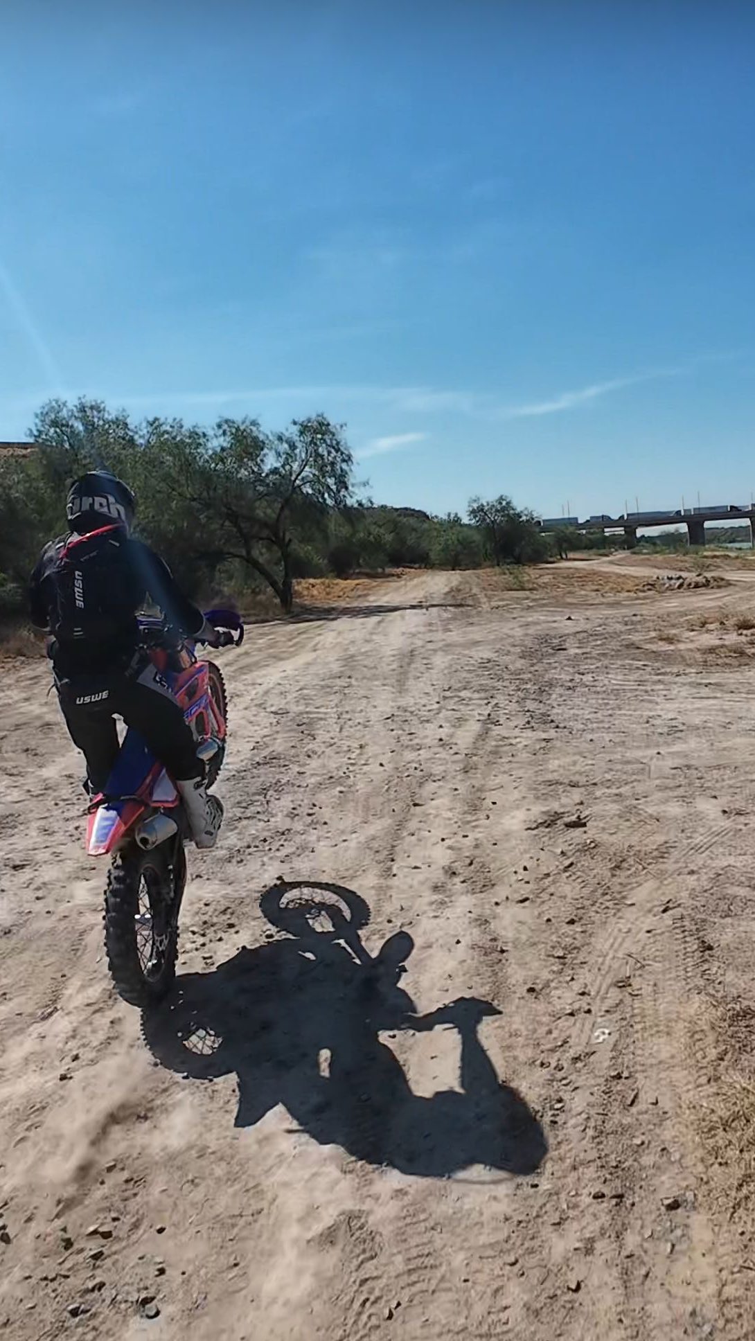 Vamonos al rio 🪾☀️ . . . . #beta #ktm #enduro #crosscountry #moto # ...