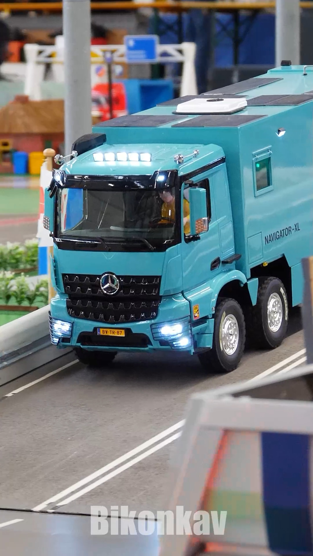 Check out this incredible Mercedes-Benz Actros 8x8 Navigator-XL