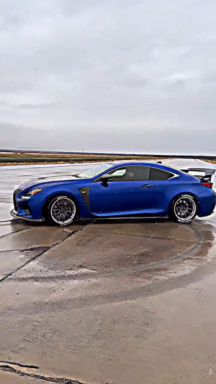 socaldana_rcf wide Lexus RC-F sitting on the new @workwheelsjapan