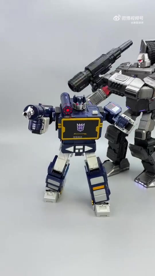Robosen_Official Flagship Series TRANSFORMERS Soundwave, via 涛哥