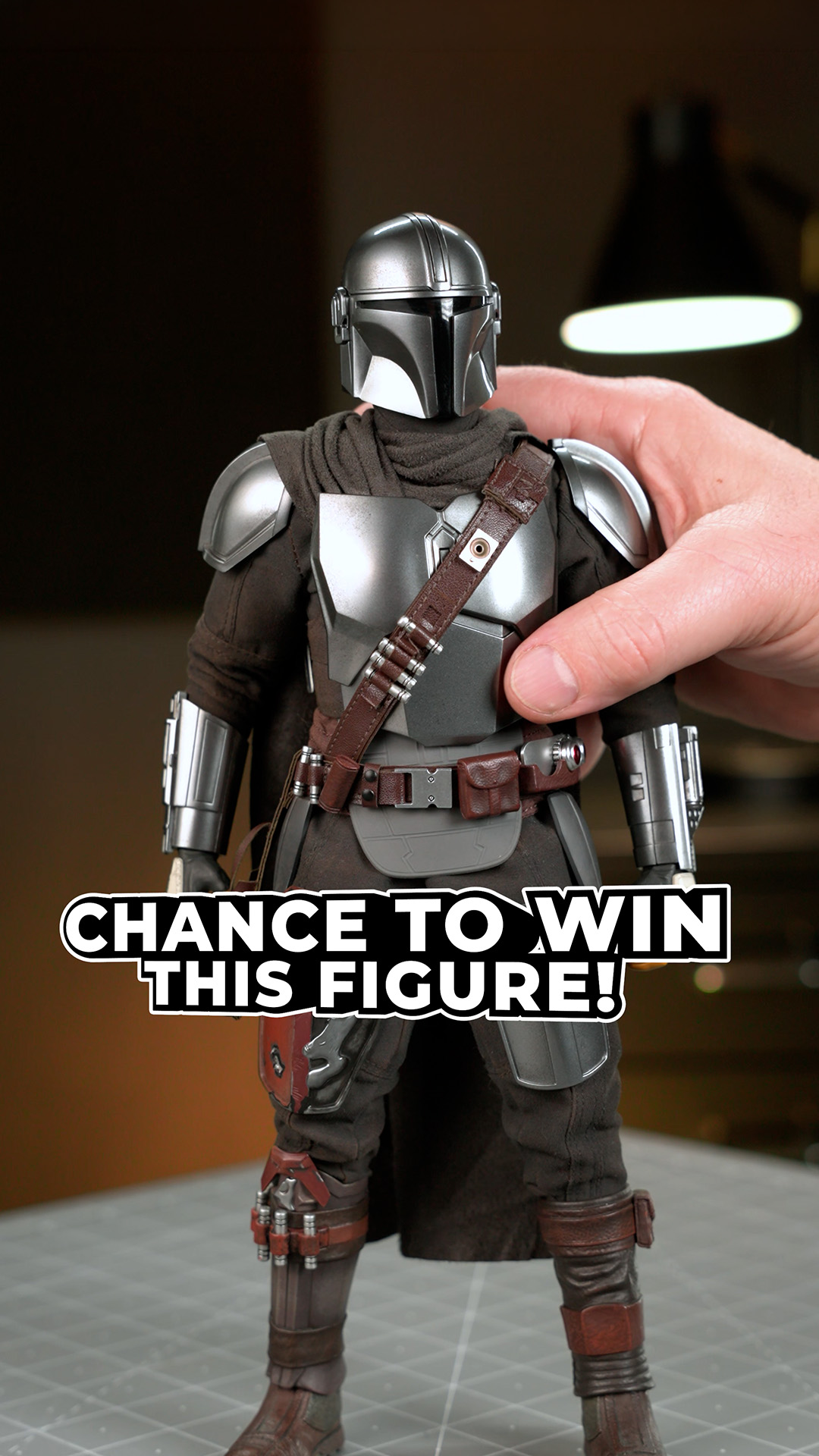 The Mandalorian and The Child Sixth Scale Collectible Set (Deluxe