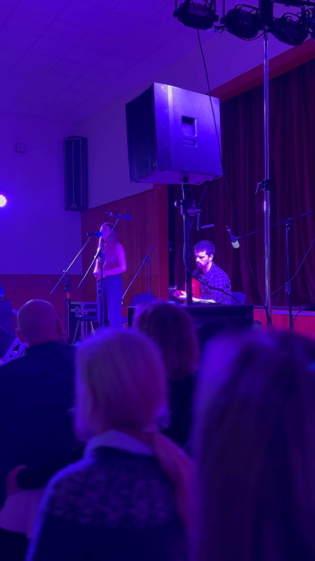 My 14 year old daughter Doireann sings Siúl a Rún with accompaniment ...