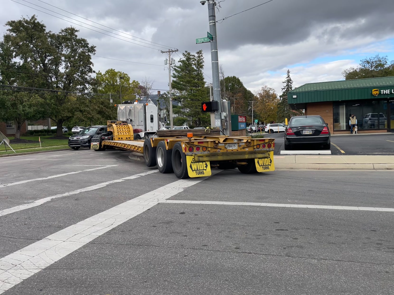 This happened more than a dozen times at Maple and 5th during Thursday ...