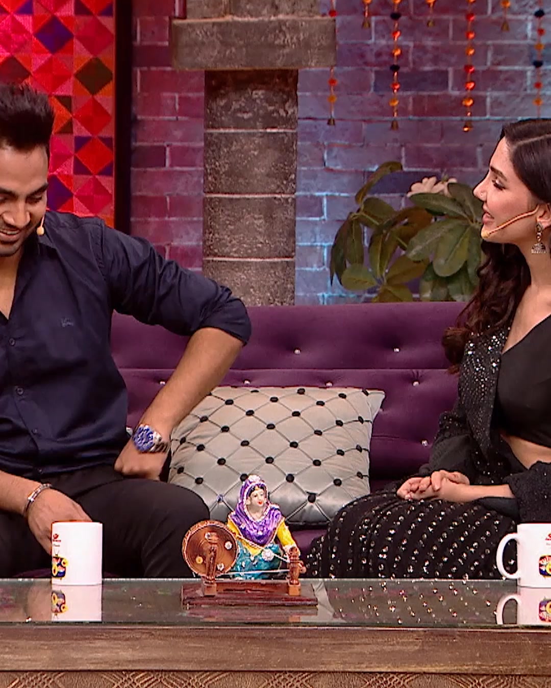 Jithe yaara di mehfil, otthe halla te laughter non-stop. # ...