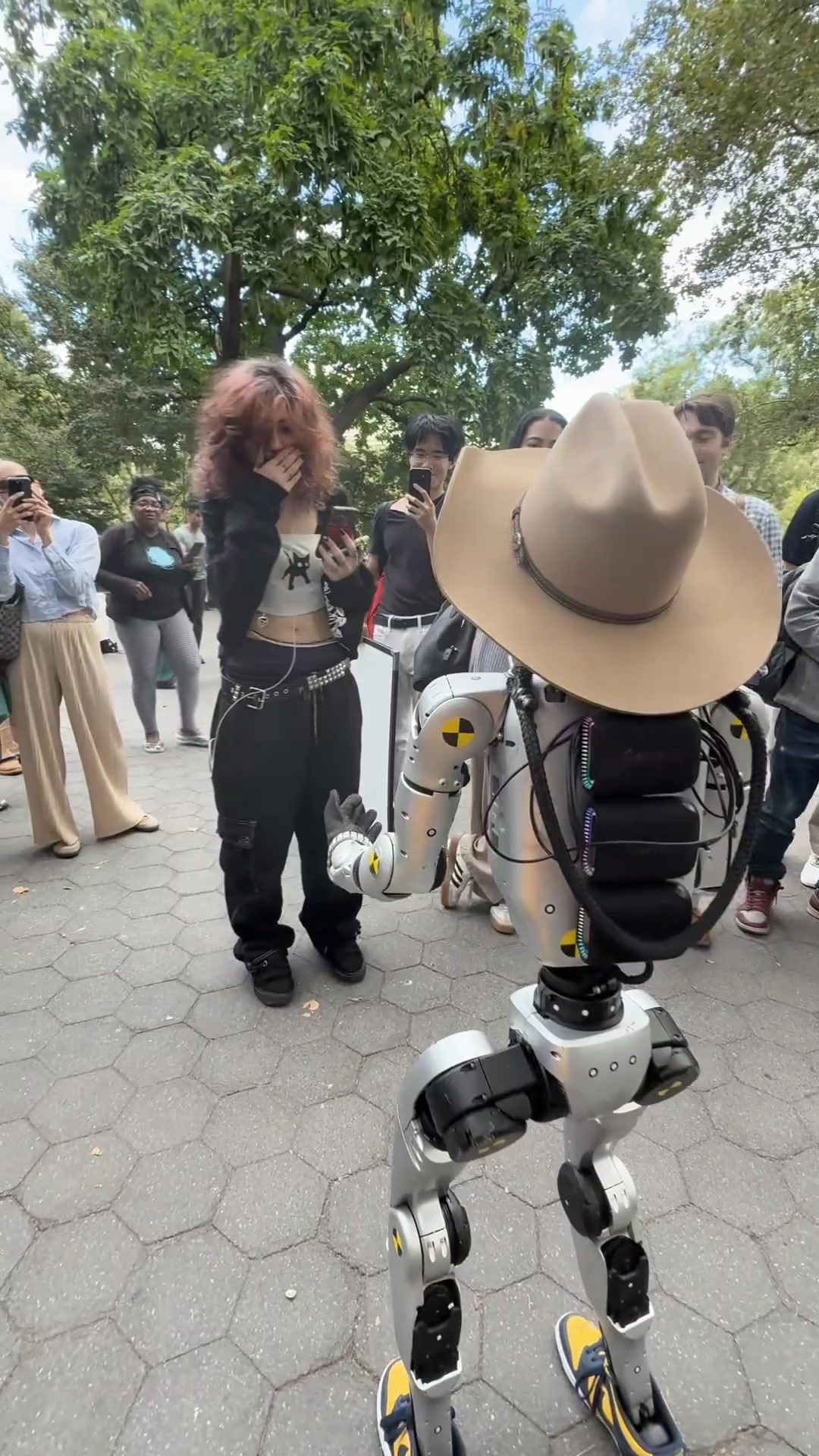 Robot learning to chit-chat #robot | Rizz Bot | Facebook