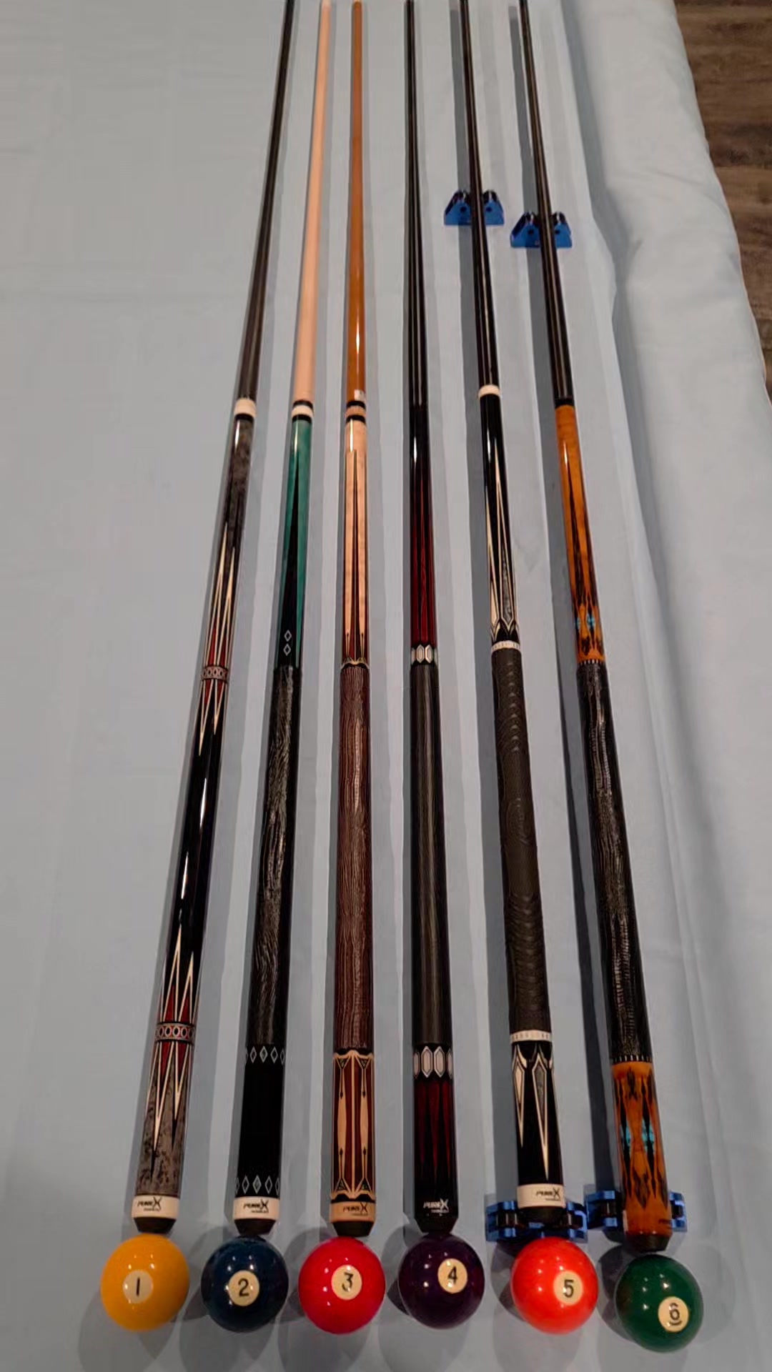 MIT PLAIN AND GOLD SERIES CUES ‼️ • 3/8 x 11 double lock piloted