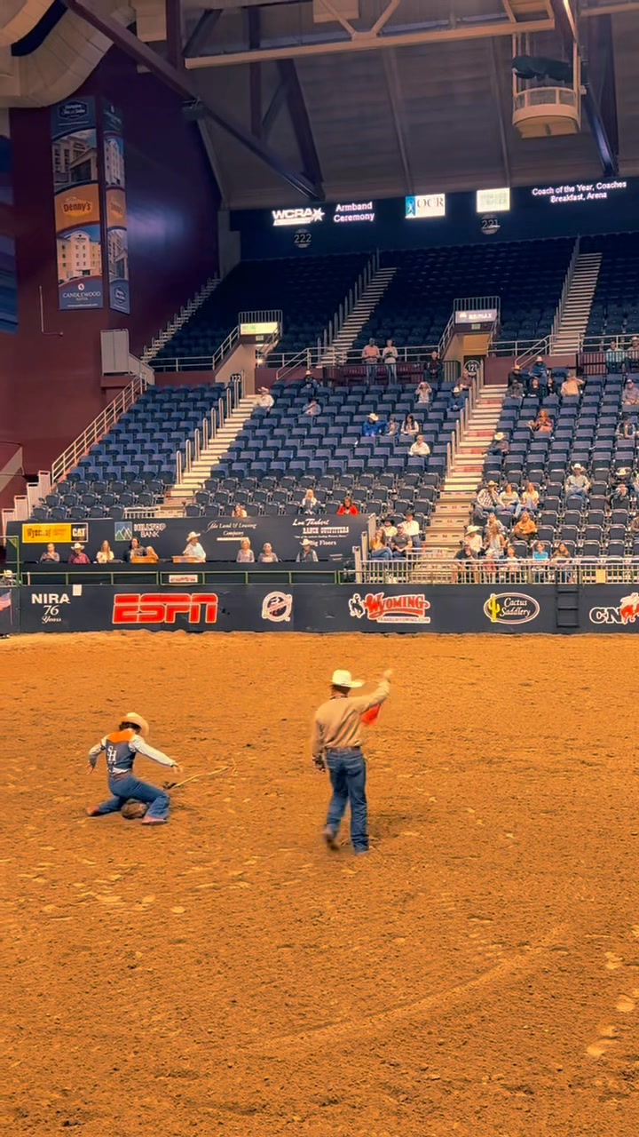 She’s a smoooooooth operator!!! @skyelmcleod starts off her CNFR with a ...