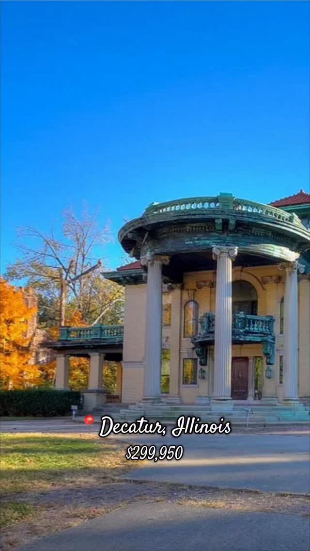 This turn of the century mansion — located in Decatur, Il — is on the ...