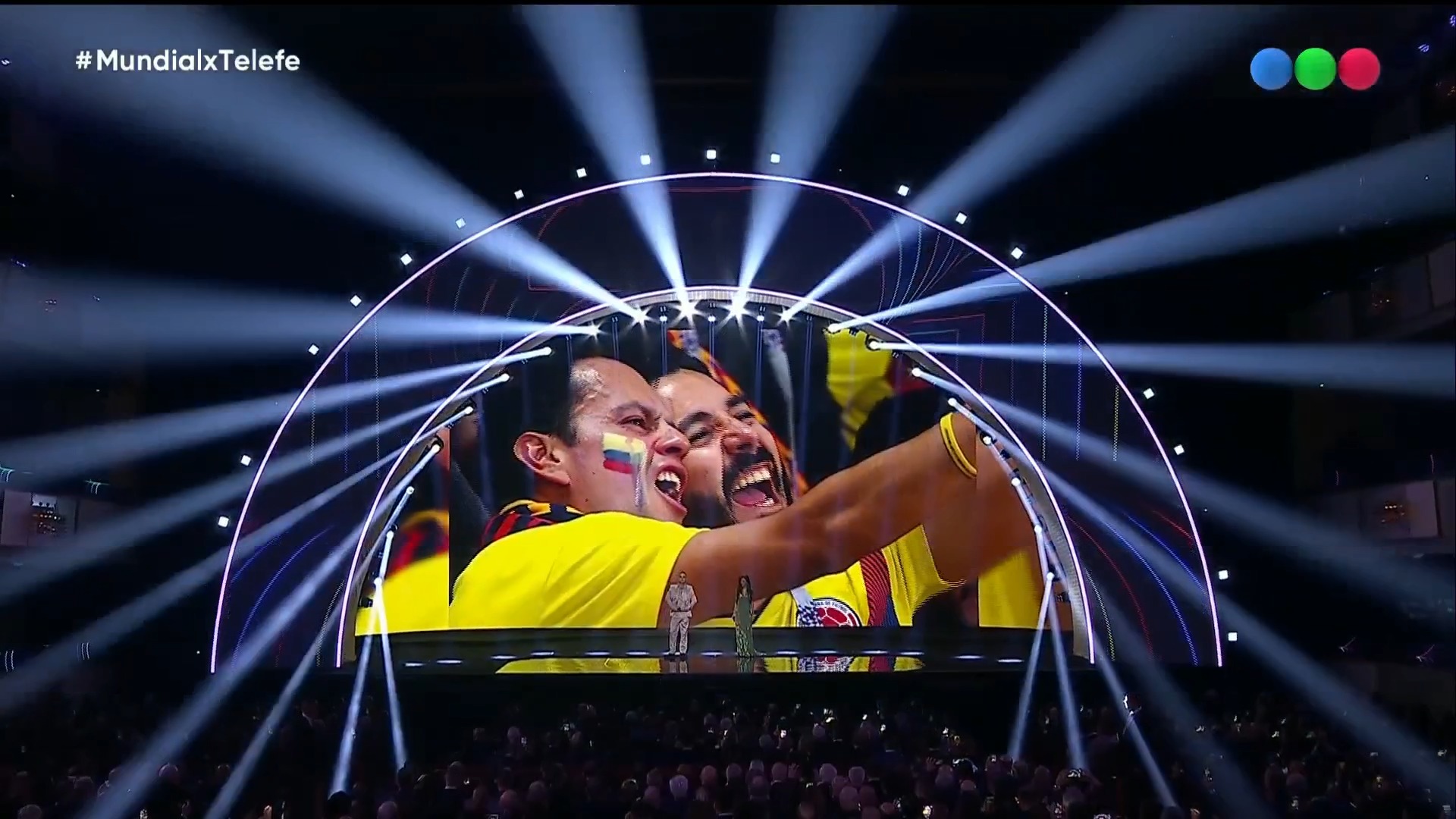 Robbie Williams interpreta la canción oficial de la Copa Mundial FIFA ...