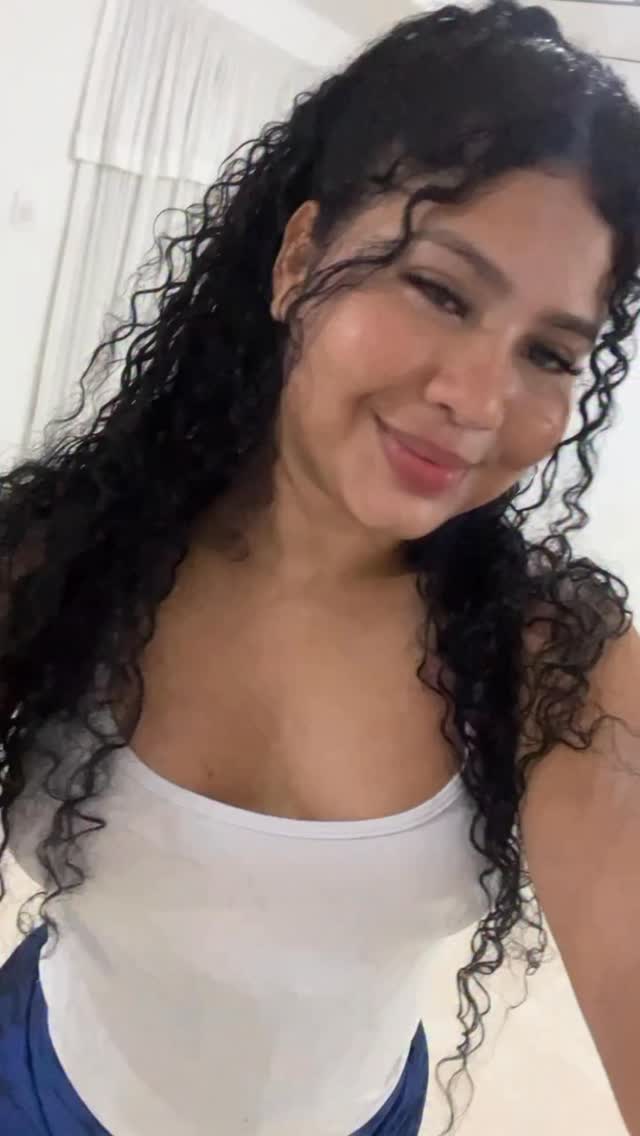 La cachetona ☺️😍🥵#latina #colombiana #sigueme | Kenny Vivanco | Facebook