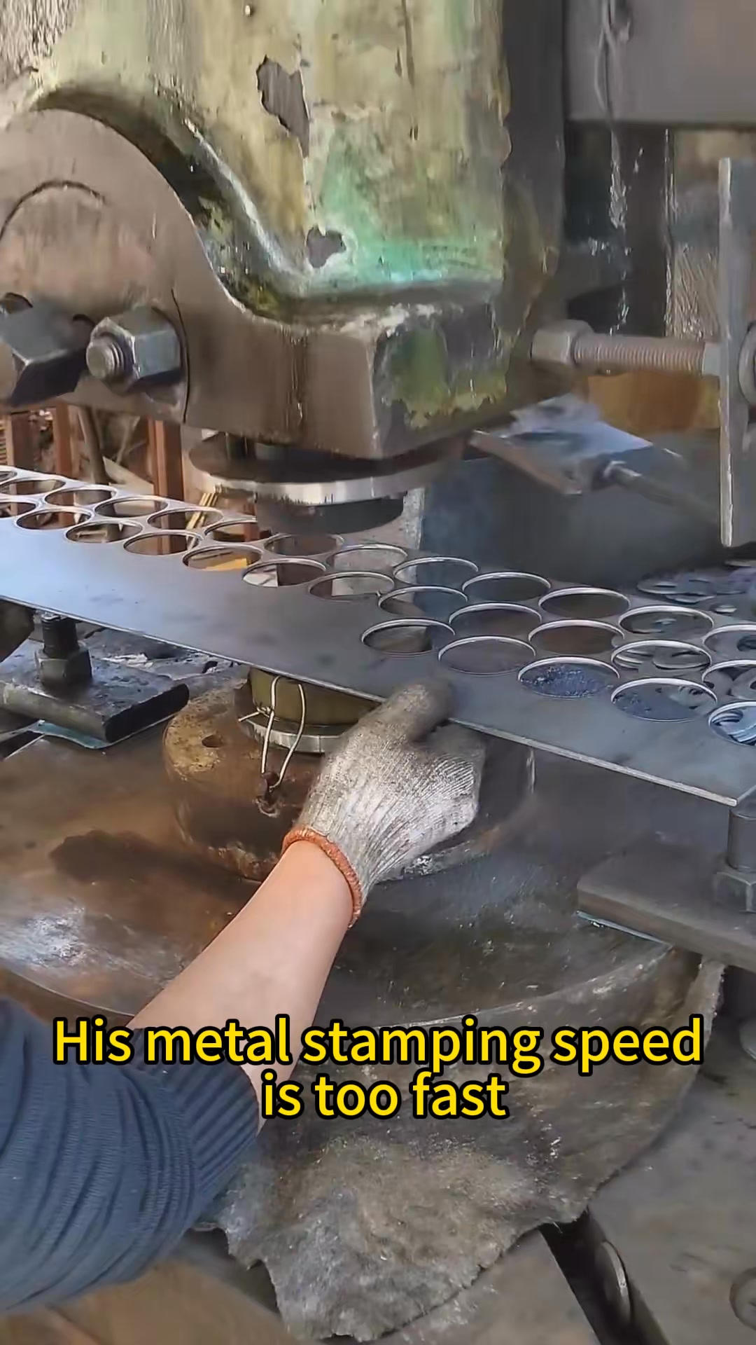 His metal stamping speed is too fast#tiktok #StampingPress# ...