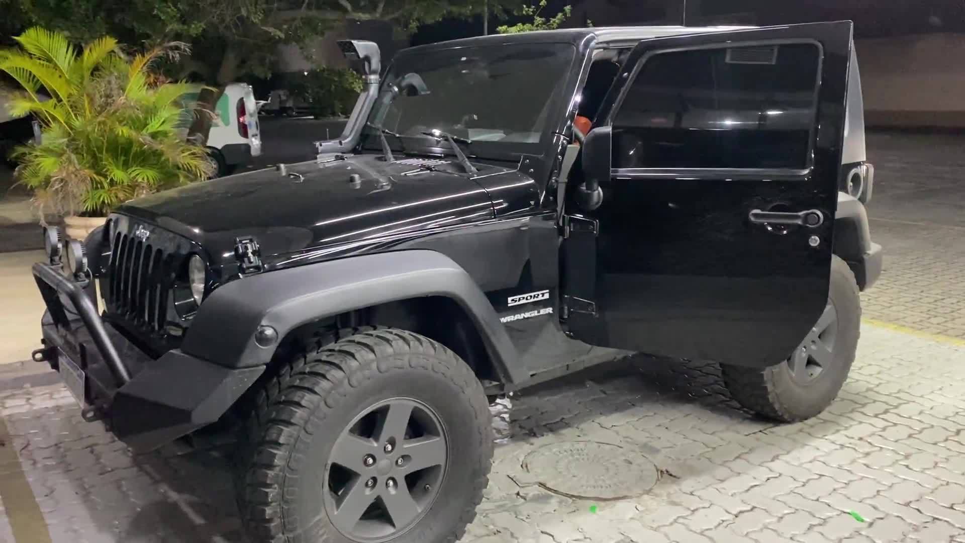 Um Wrangler da Pesada 💪 Sente a Pegada do Som Fera 🔊 Recebendo