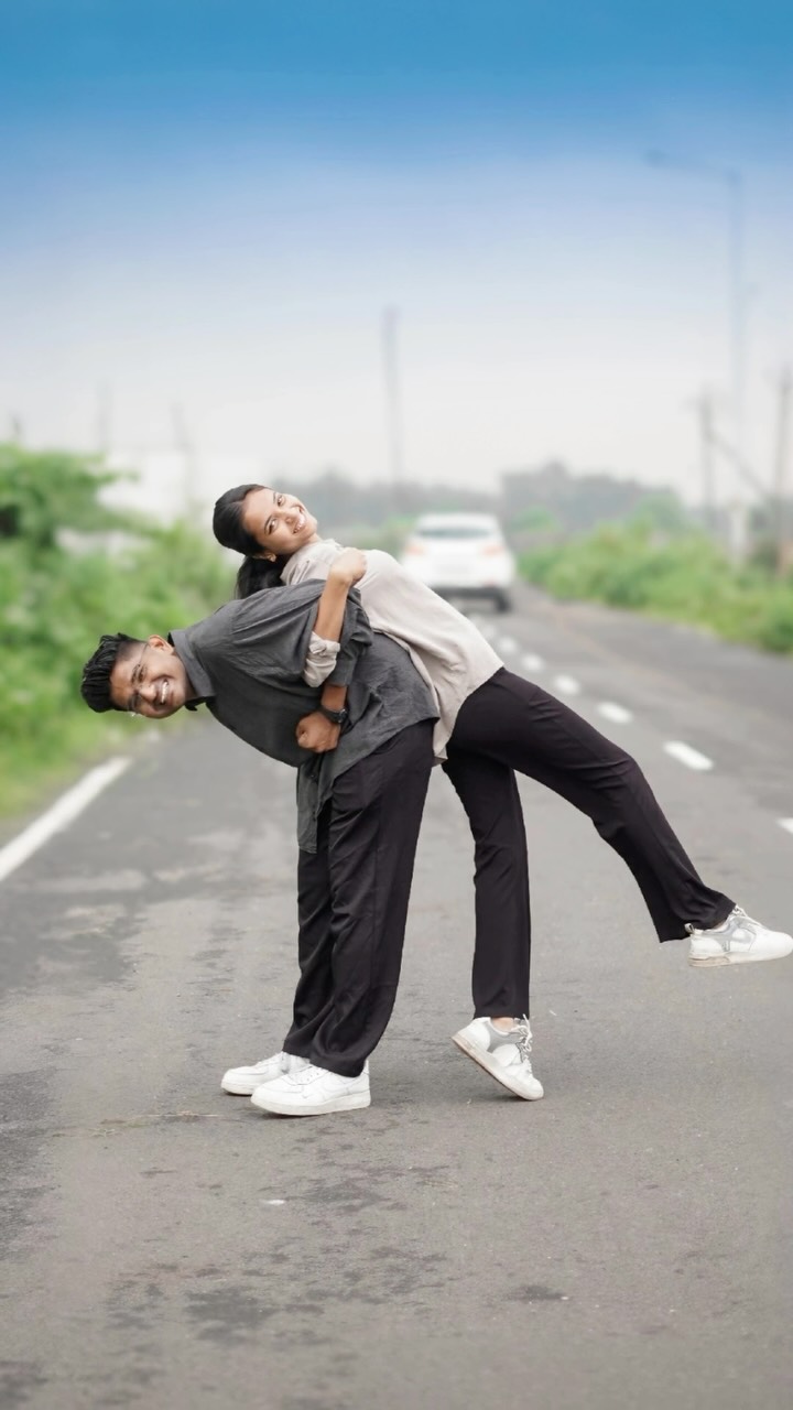 Best friend Pose 😍 . . . . #poses #photography #photoshoot #bestfriend ...