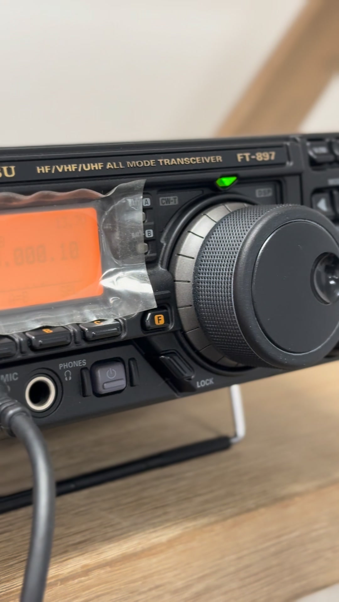 ⚡ Yaesu FT-897D — The all-terrain transceiver that does it all