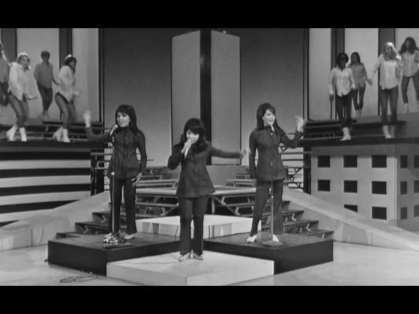 The Ronettes - Be My Baby ... 🎧 Check out this amazing song: https ...
