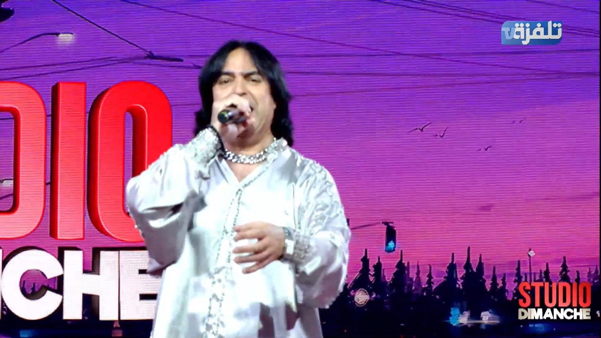 منذر مينو يغني للهادي حبوبة في ستوديو الأحد #TelvzaTV #StudioDimanche ...