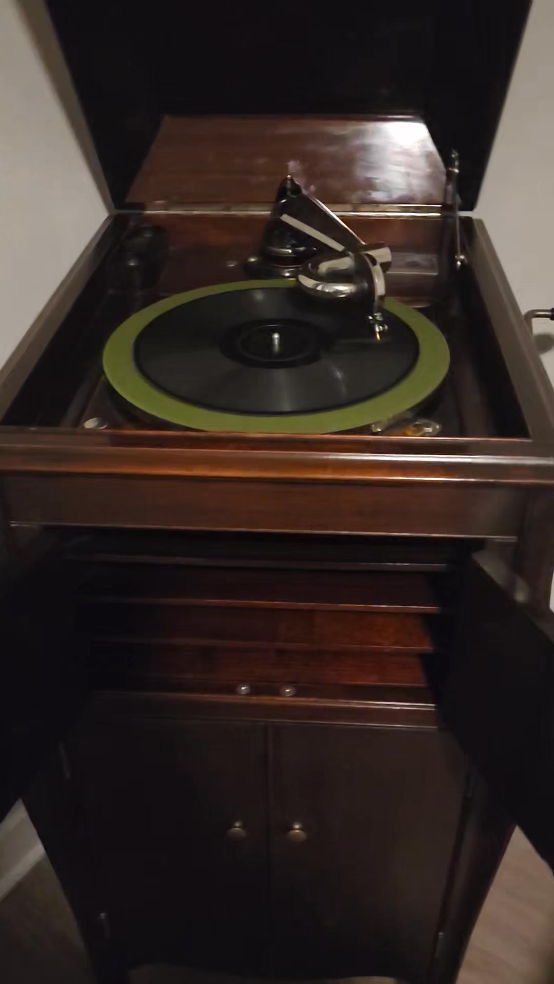Restoring a 1919 Victor Victrola VV-X phonograph