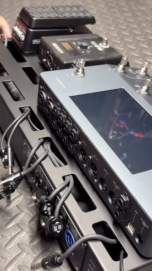 This how you power the Quad Cortex with CIOKS DC7. At full