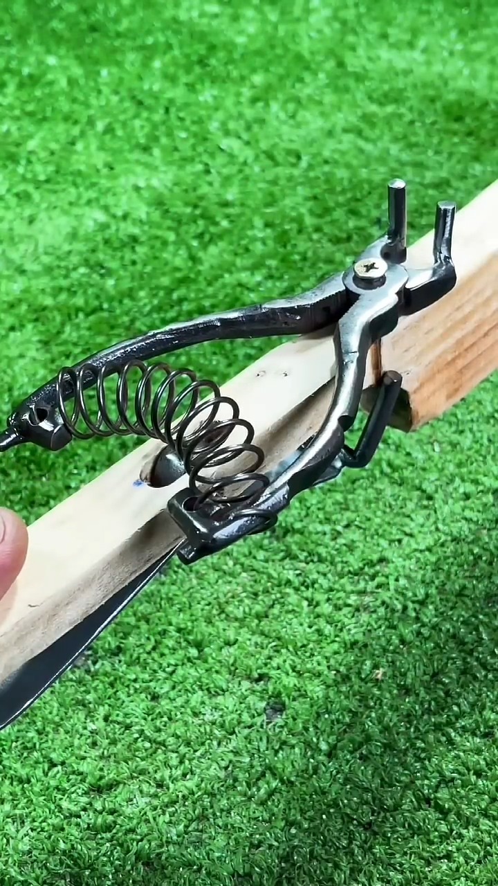 Simple idea Unique mechanism For wooden slingshot #satisfying #asmr # ...