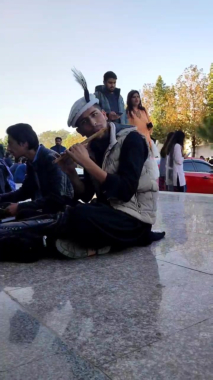 Sohni dharti Allah rakhe Kadam kadam aabaad Kadam kadam aabaad tujhe ...