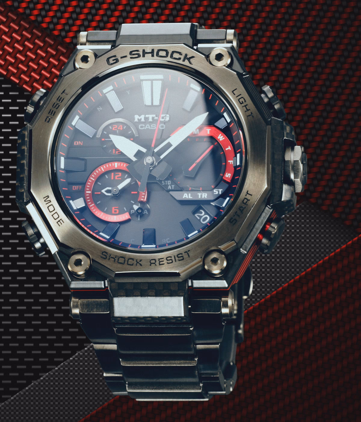 MTG-B2000YBD has a bezel frame formed with carbon at the sides of 