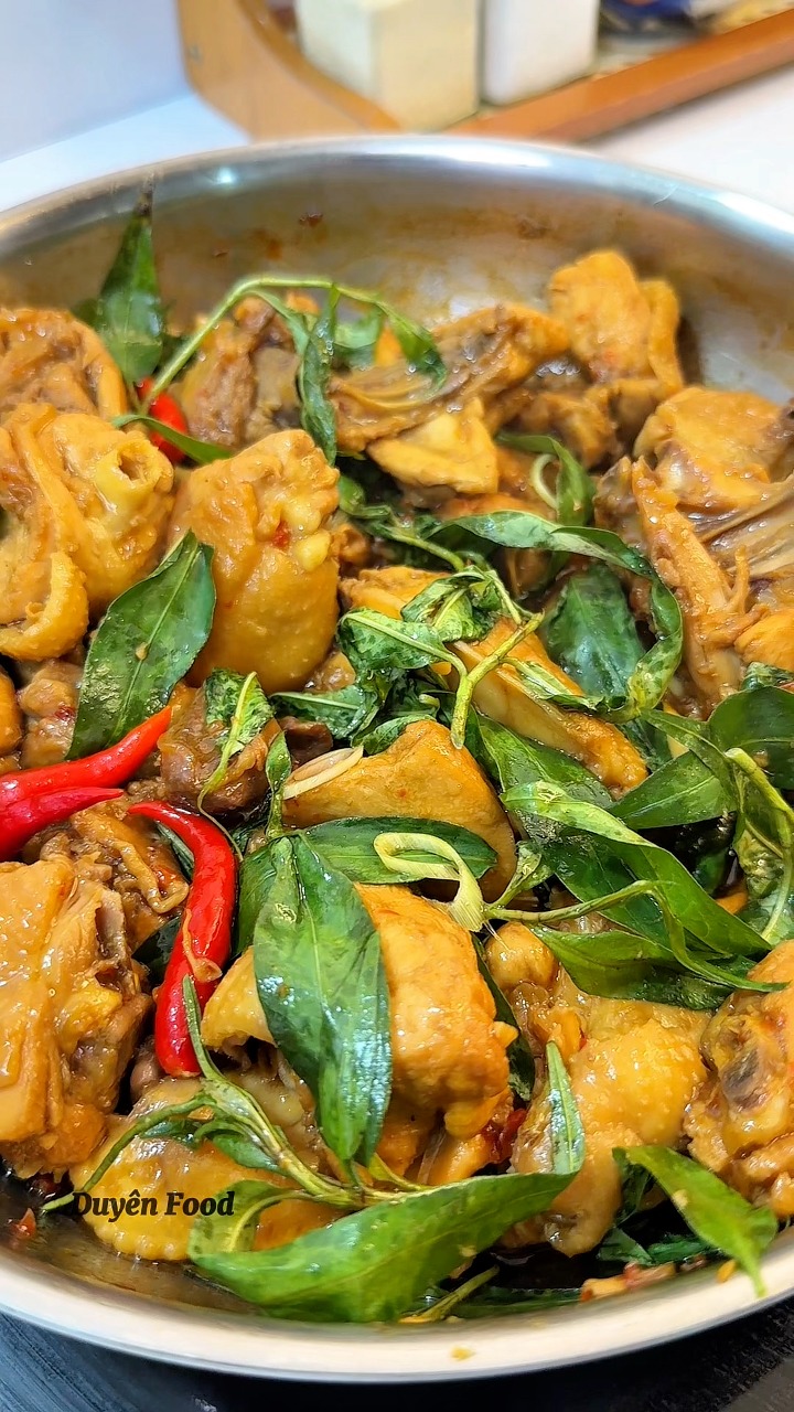 Gà kho rau răm #gakhorauram #reelsvideoシ #videoreelsシ #duyenfood #fb # ...
