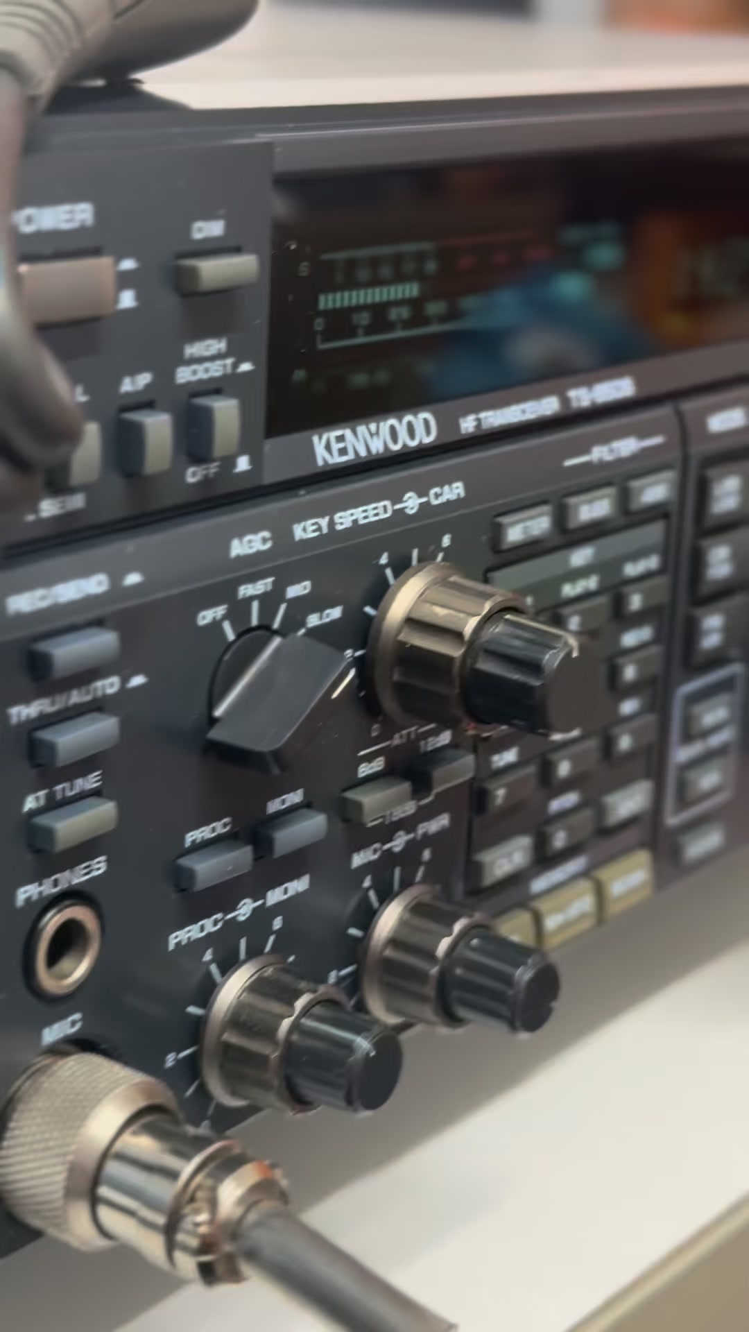 KENWOOD TS-850S: when legends call CQ, they sound like this