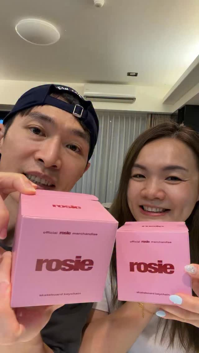 ROSÉ rosie快閃店又來啦！ 開箱ROSÉ rosie Skateboard Keyring SEOUL