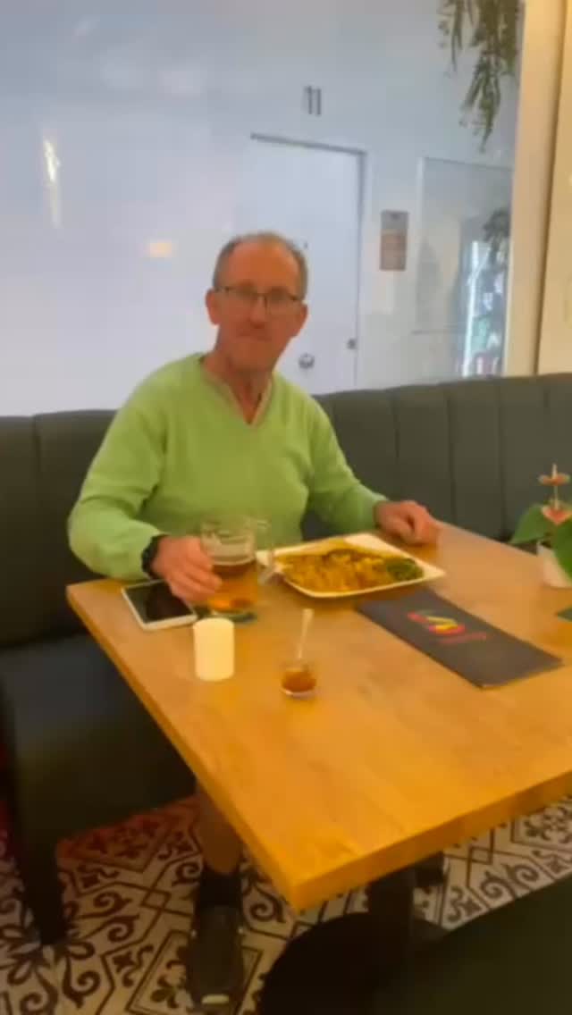 📣 Jacob kwam voor de roti… blijft hij voor de liefde? 😉 Gisteravond ...
