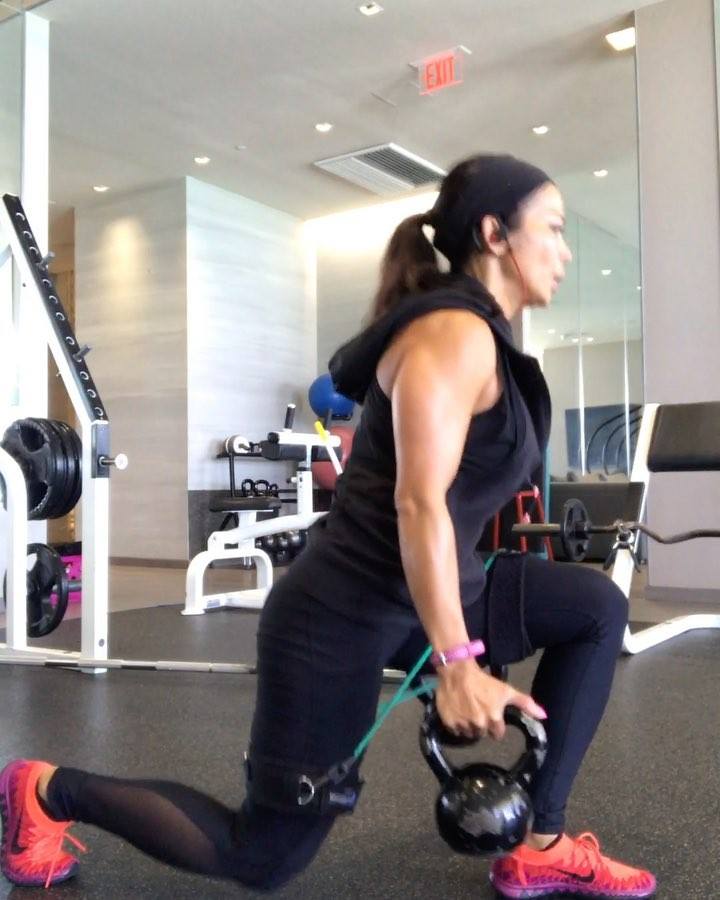 Noy Alexander IFBB Pro Home Facebook