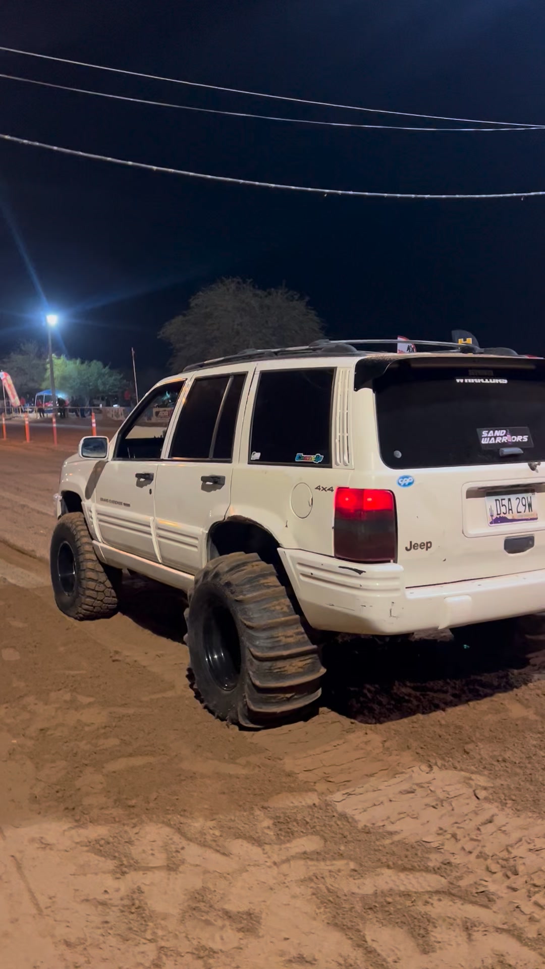 Grand Cherokee pegando un pase de prueba # ...