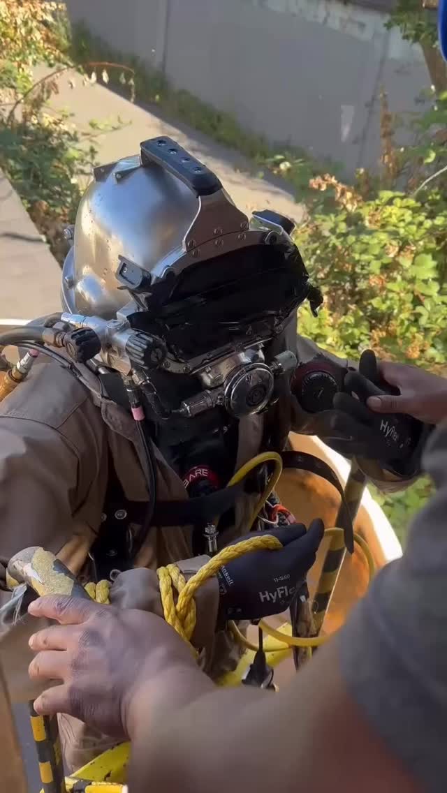 Could knot see 🪢 #diversinstitute #commercialdiving #blackout # ...