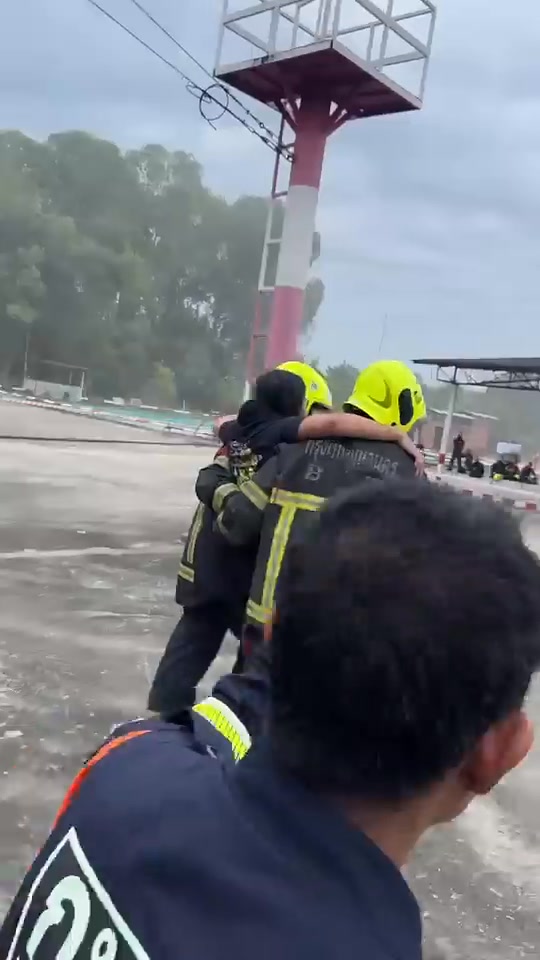 RSK Rescue Firefighter training Be the Best Firemans Carry Thai lady ...
