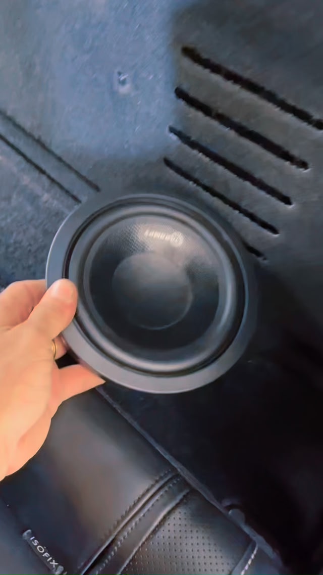 Projeto de som interno na Amarok, desenvolvido com foco em qualidade ...