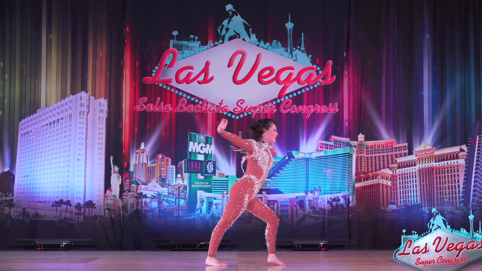 The elegance of Jessica Patella . More than 200 Shows only y Las Vegas ...