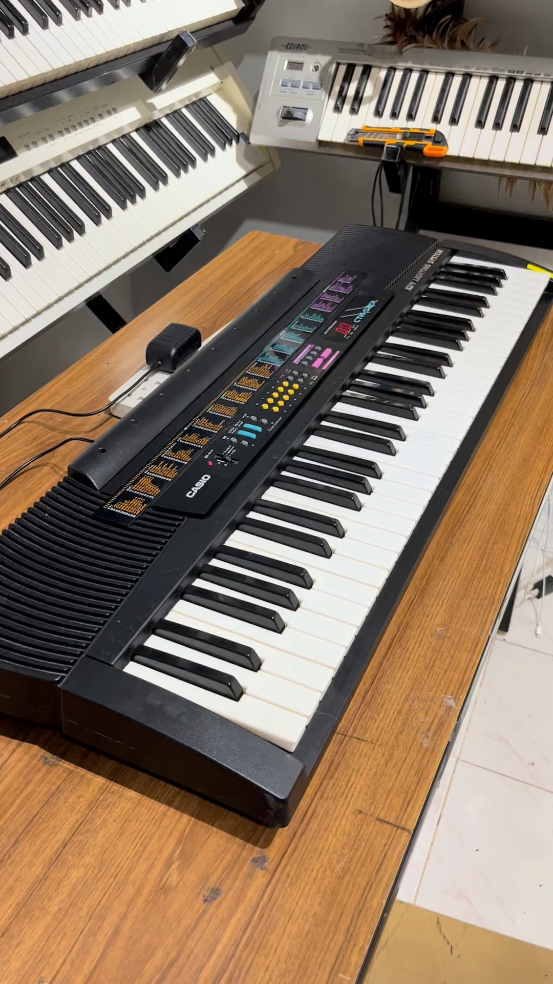 CASIO CTK-520L Keyboard Piano Synthesizer 61-Key Digital with