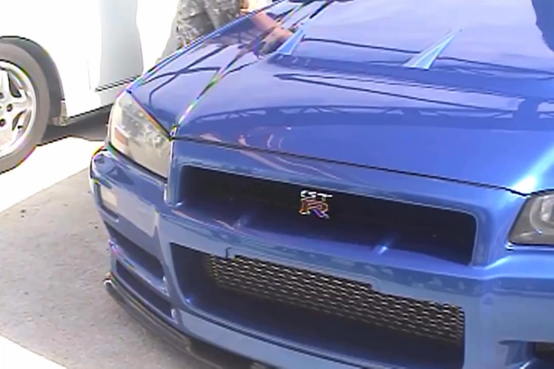 📼 VHS 🤝 R34 💙 Old-school vibes and a legendary Skyline R34 — a