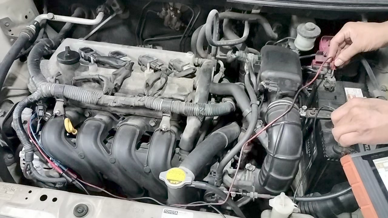 2004年VIOS 1.5L故障碼為P1349 可變汽門正時系統故障，引擎怠速無負載直接送正負電驅動VVT電磁閥，大約3秒時間引擎才熄火，判斷