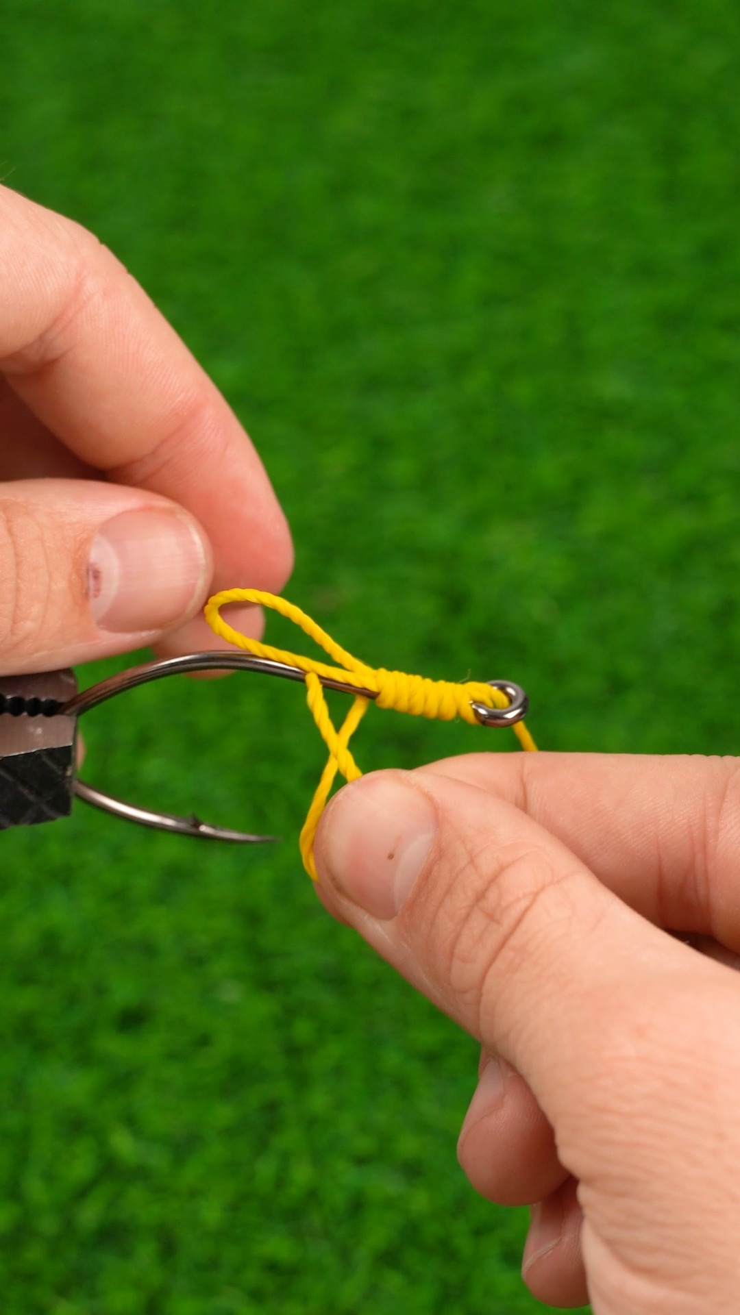 Quick hook knot hack 🎬 This video was produced by Network Media and ...