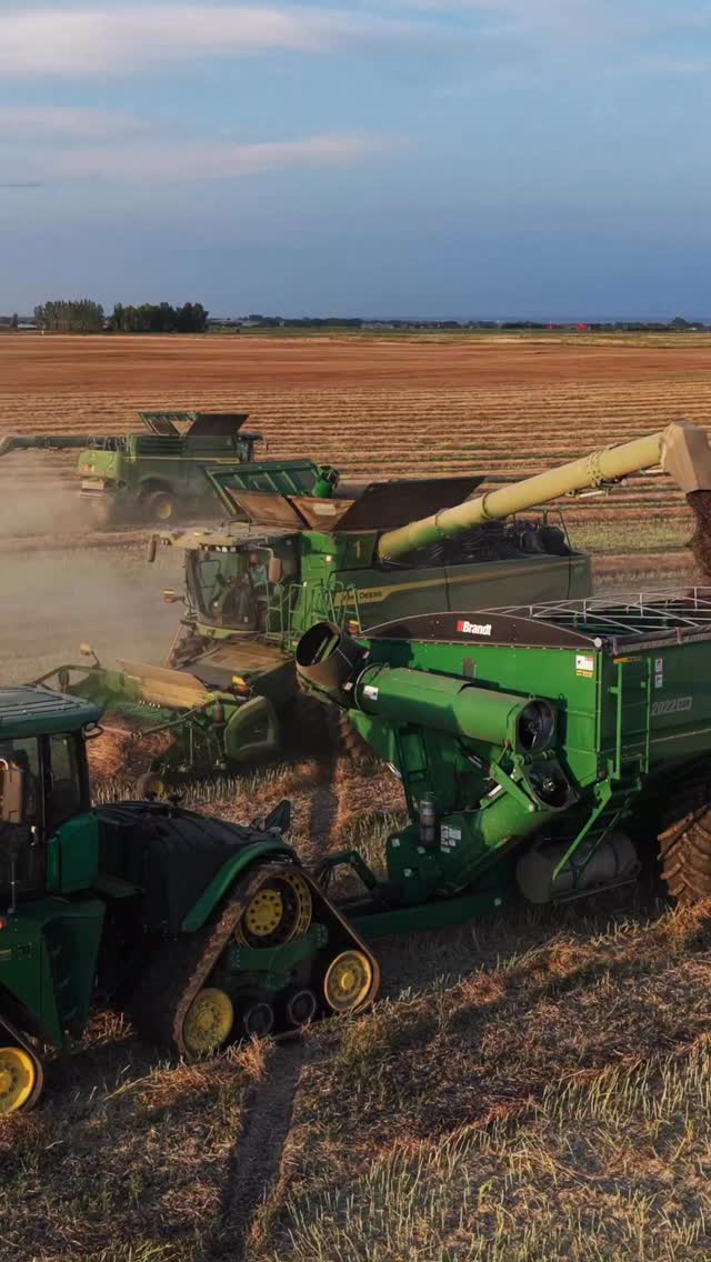 On the go ️ . . . . . . . #farming #harvest #johndeere #x9 #combine # ...