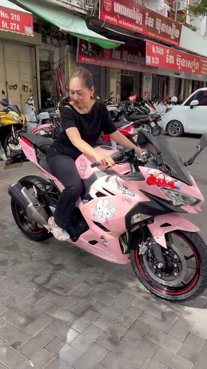 អូន Pink Pink #kawasaki Ninja250cc ❤️2018