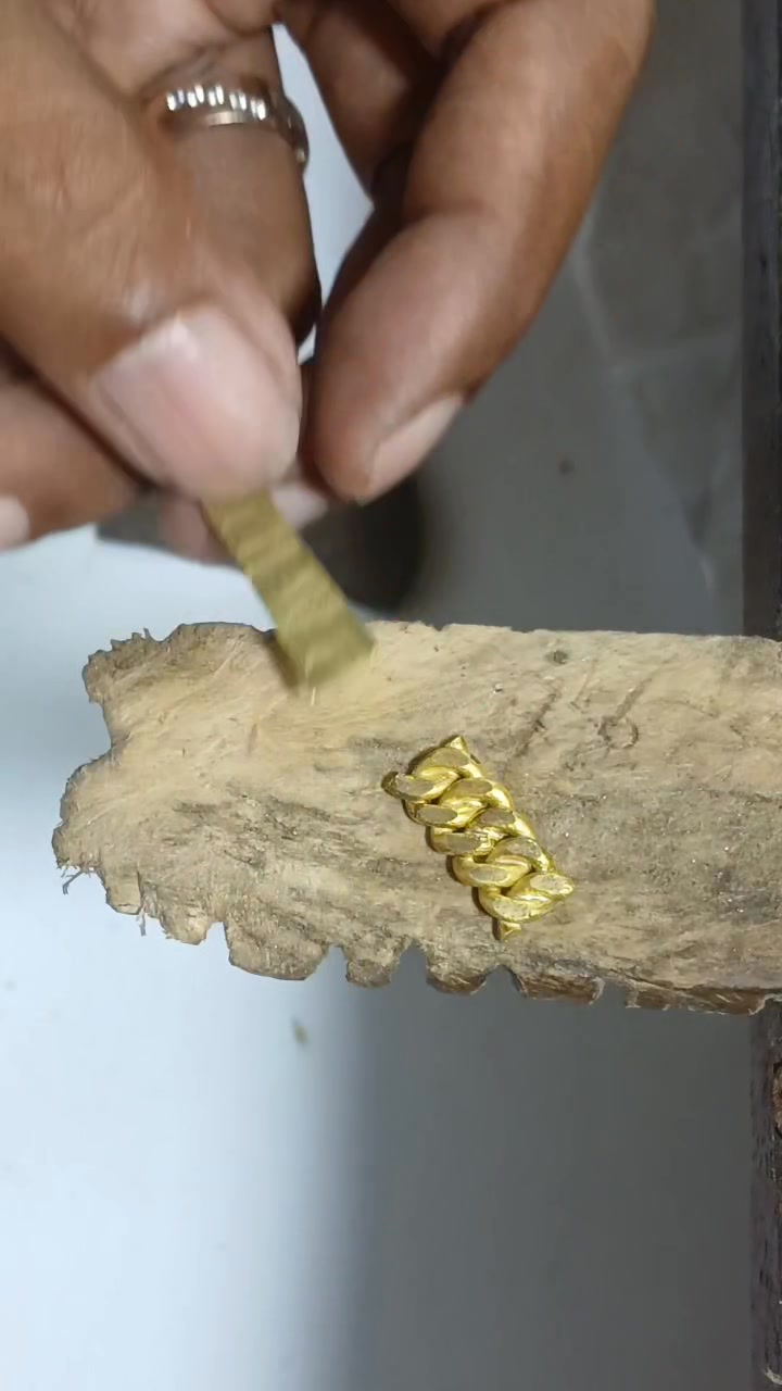 Lihat proses pemasangan tangkai cincin emas model rantai..#ringgold ...